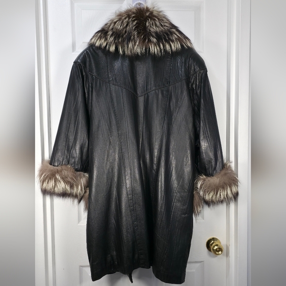 Vintage Black Leather Coat Silver Fox Fur Collar & Cuffs L-XL Mob Wife Baddie - Picture 3 of 12